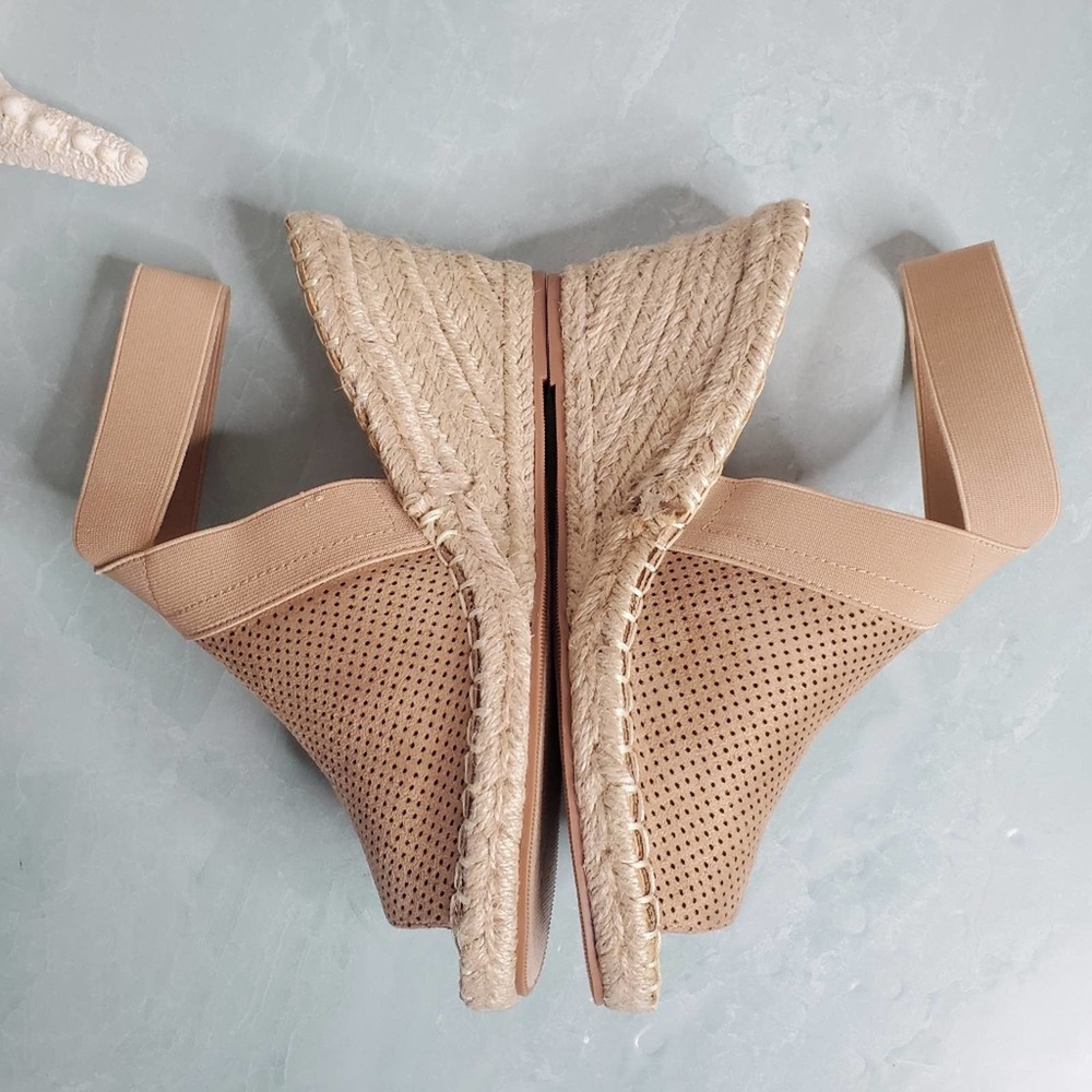 NEW Tan Espadrille Wedges - Picture 6 of 8